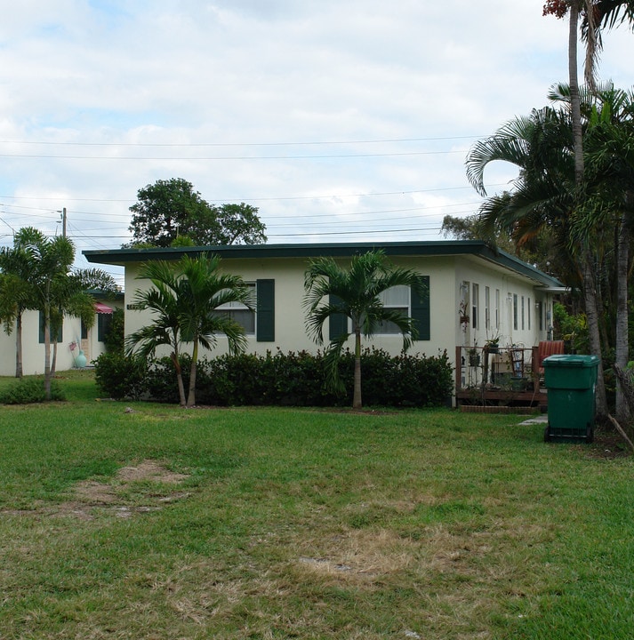 4624 SW 65th Ave in Fort Lauderdale, FL - Building Photo