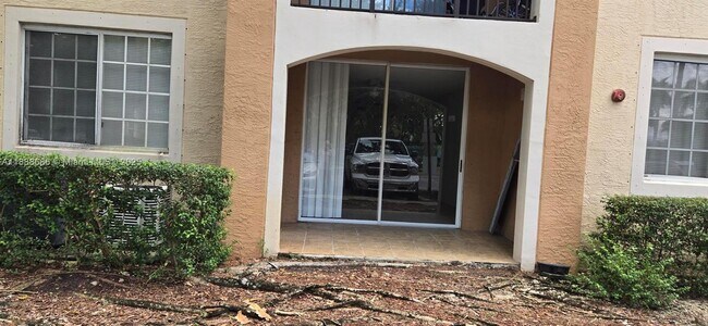 2173 Renaissance Blvd in Miramar, FL - Building Photo - Building Photo