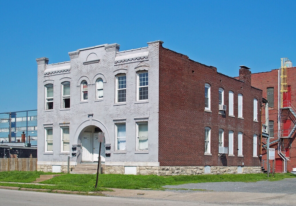 2013-2015 Grand Avenue in Granite City, IL - Foto de edificio