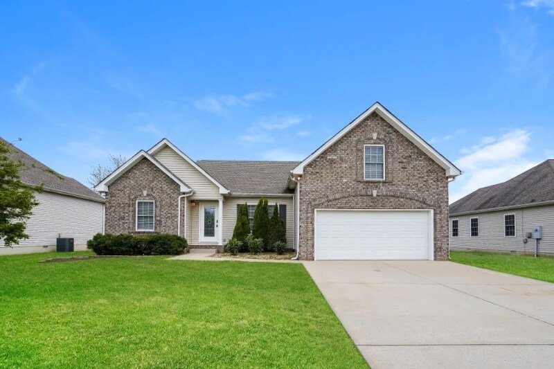 315 Brandywine Ln in Springfield, TN - Building Photo