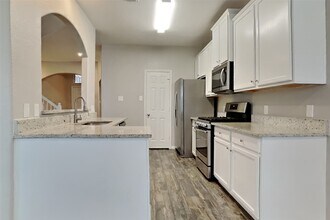 21405 Surrey Glen Ct in Porter, TX - Building Photo - Building Photo