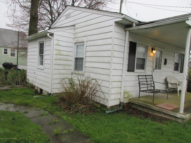 323 15th Ave in Belmar, NJ - Building Photo - Building Photo