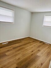 93 Golfview Ln in Carpentersville, IL - Building Photo - Building Photo