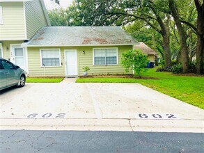 602 Lynchburg Dr in Brandon, FL - Building Photo - Building Photo