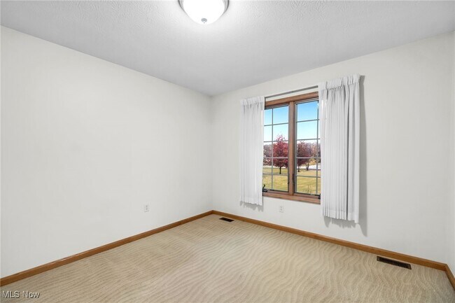 2366 Stony Hill Rd in Hinckley, OH - Building Photo - Building Photo