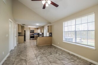 9202 Towerstone Dr in Spring, TX - Building Photo - Building Photo