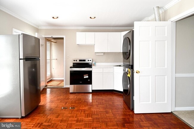 2 E Federal St in Middleburg, VA - Foto de edificio - Building Photo