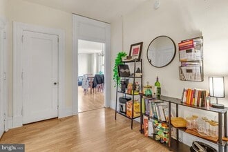 1324 Locust St in Philadelphia, PA - Foto de edificio - Building Photo