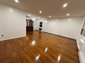 86-14 235th Ct in Queens, NY - Building Photo - Building Photo