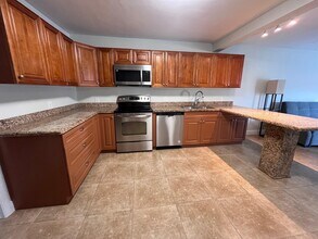 98 NW 4th Ave in Boca Raton, FL - Building Photo - Building Photo