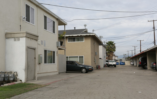 14516-14528 Flallon Ave in Norwalk, CA - Foto de edificio - Building Photo
