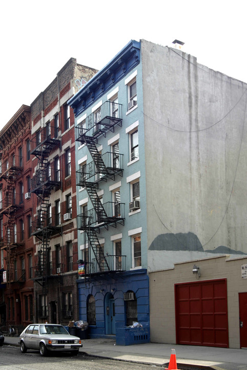 340 E Ninth St in New York, NY - Building Photo