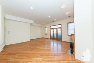 2531 N Southport Ave, Unit 2S in Chicago, IL - Building Photo - Building Photo