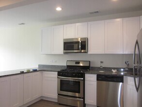 2020 N Bissell St, Unit 3 in Chicago, IL - Foto de edificio - Building Photo