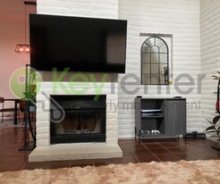 2692 Bradford Way in West Sacramento, CA - Building Photo