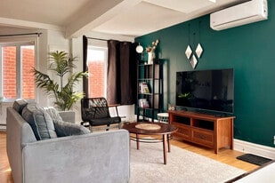 3730 Bd Édouard-Montpetit in Montréal, QC - Building Photo