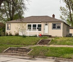 710 S Silver St in Paola, KS - Building Photo