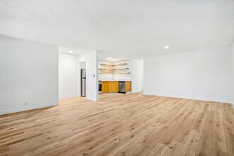 9000 Clifton Wy, Unit 6 in Beverly Hills, CA - Foto de edificio - Building Photo