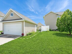 2823 SW Reunion Dr in Ankeny, IA - Building Photo - Building Photo