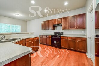 1300 Suttles Dr SW in Atlanta, GA - Building Photo - Building Photo