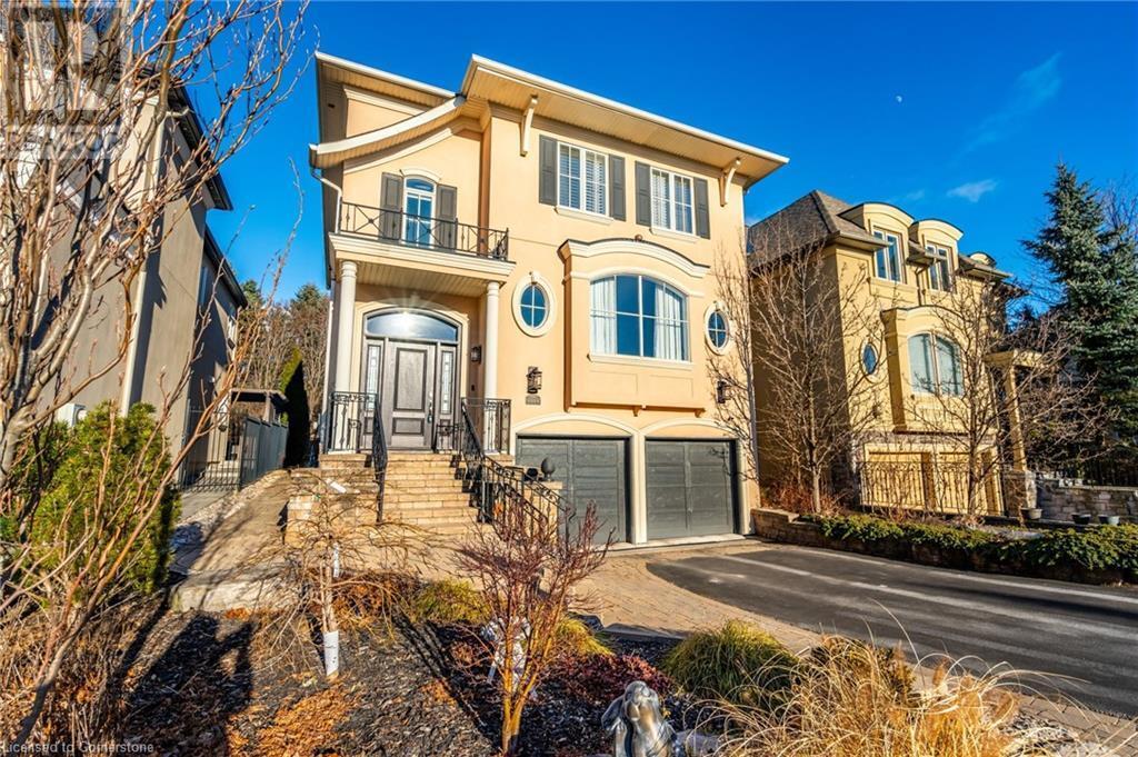 2245 Hampstead Rd in Oakville, ON - Building Photo