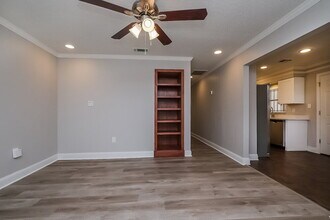 9311 Mary Ave in Tampa, FL - Building Photo - Building Photo