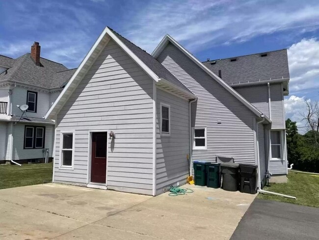 201 State St in Ripon, WI - Building Photo - Building Photo
