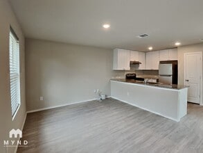 4220 Thalweg Way in San Antonio, TX - Building Photo - Building Photo