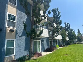 Reflections at Sepulveda in Mission Hills, CA - Building Photo