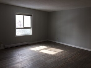 104 Codrington St in Barrie, ON - Building Photo - Building Photo