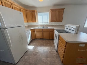 230 W Anderson St, Unit 3 in Idaho Falls, ID - Foto de edificio - Building Photo