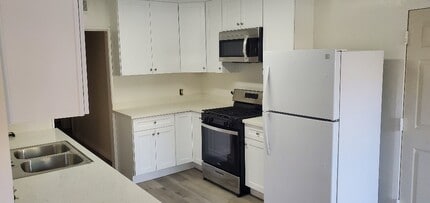721 W 39th St, Unit Front in San Pedro, CA - Foto de edificio - Building Photo