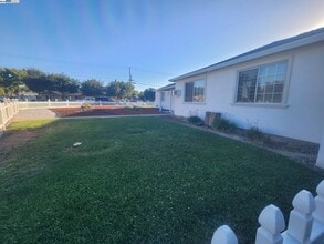 323 Adelle St in Livermore, CA - Building Photo - Building Photo