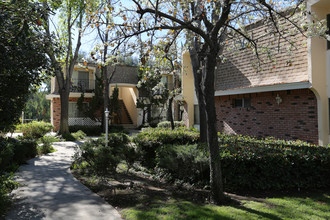 Williamsburg South Apartments in La Mesa, CA - Building Photo - Building Photo