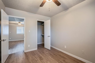 Sunrise on 35th in Phoenix, AZ - Foto de edificio - Building Photo