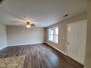 3500 College Dr in Jeffersontown, KY - Building Photo - Building Photo