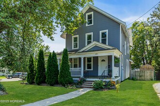 298 Liberty St in Long Branch, NJ - Foto de edificio - Building Photo