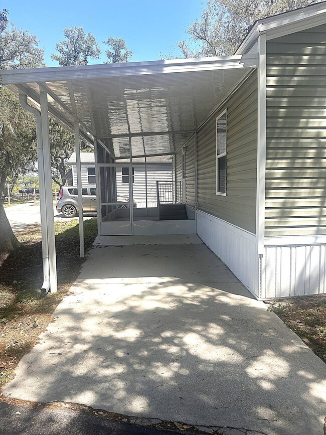753 W Main St in Haines City, FL - Foto de edificio - Building Photo