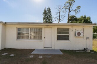 5525 Quist Dr in Port Richey, FL - Building Photo - Building Photo
