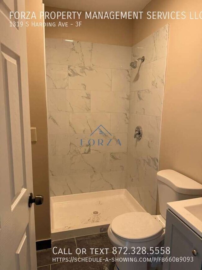 1319 S Harding Ave in Chicago, IL - Building Photo - Building Photo