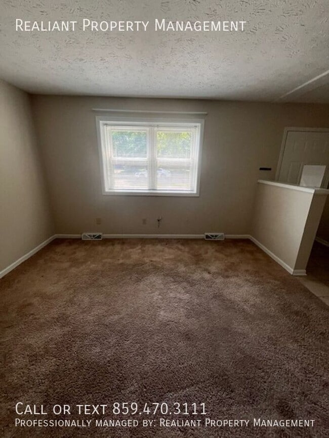 457 Woodview Dr in Lexington, KY - Building Photo - Building Photo