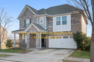 1801 Stonewater Dr in Nashville, TN - Foto de edificio - Building Photo