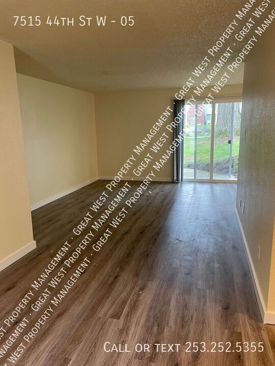 7515 44th St W in University Place, WA - Building Photo