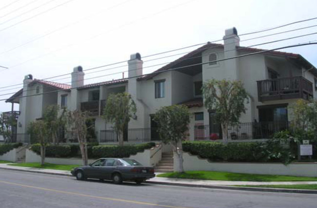 Maple Court in Carlsbad, CA - Building Photo - Other