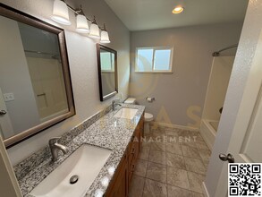 144 3rd St in Windsor, CA - Building Photo - Building Photo