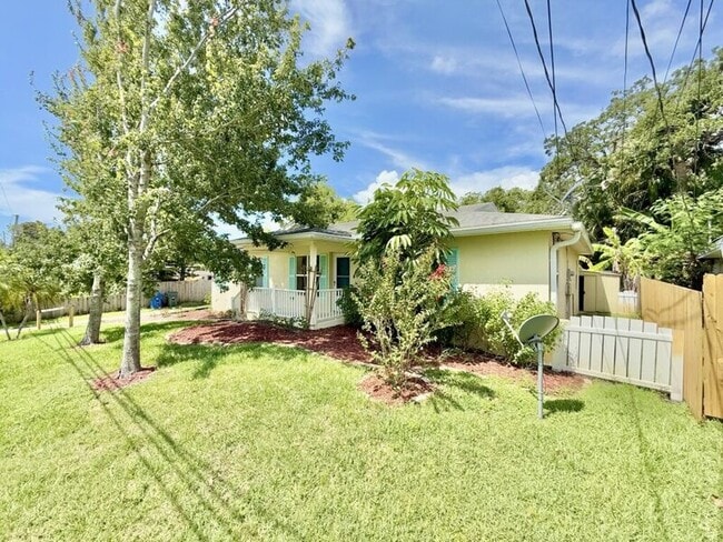 630 Mac Crillus Rd in Largo, FL - Building Photo - Building Photo
