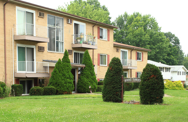 Spring Garden Apartments in Fairview Park, OH - Building Photo - Building Photo