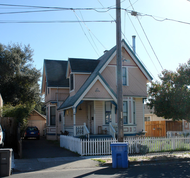 1050 14th St in Santa Rosa, CA - Building Photo - Building Photo