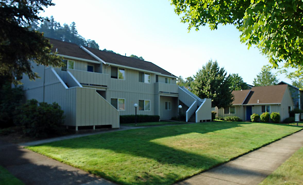 17-35 Lawrence St in Eugene, OR - Building Photo