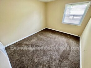 10455 Old Hwy 62 E in Mount Vernon, IN - Building Photo - Building Photo
